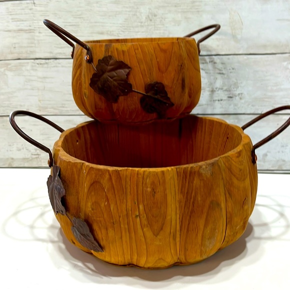 Pier 1 Other - Pier 1 Rustic Hand Carved Wood Pumpkin Basket w/ Metal Handle Autumn Decor